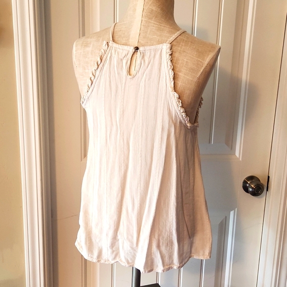 Floral embroidered peasant tank top - Picture 3 of 6